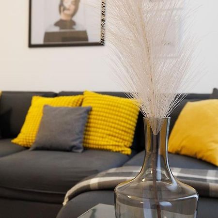Franz 21 - Typical Viennese Apartment In The Heart Of Вена Экстерьер фото