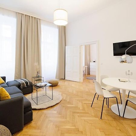 Franz 21 - Typical Viennese Apartment In The Heart Of Вена Экстерьер фото